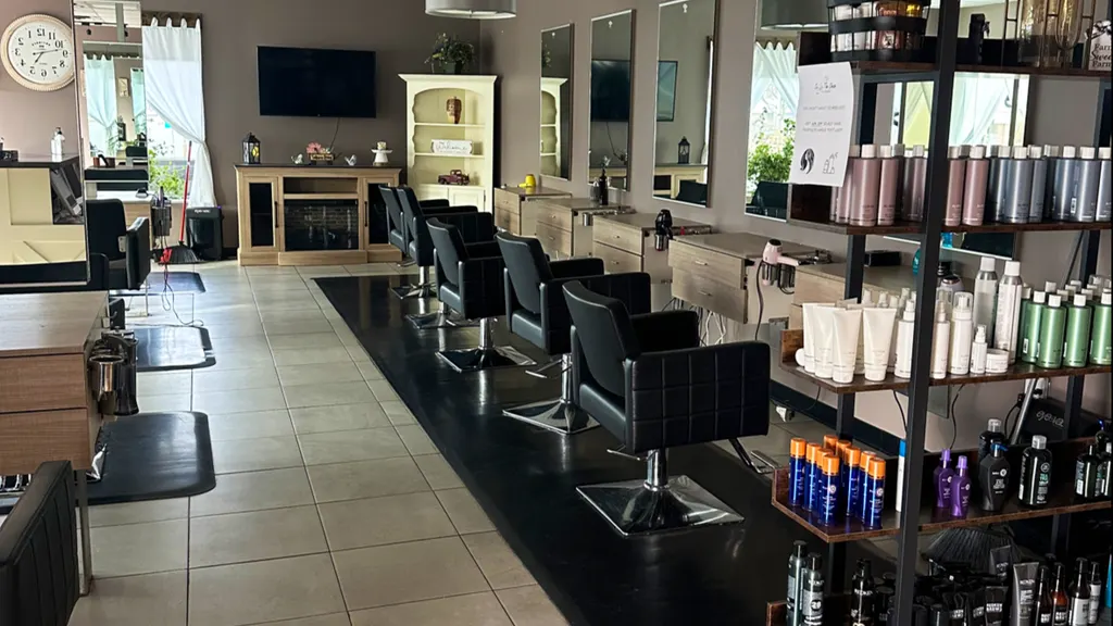 Cut to the Chase Hair Salon Vernon — Hair salon in Vernon
